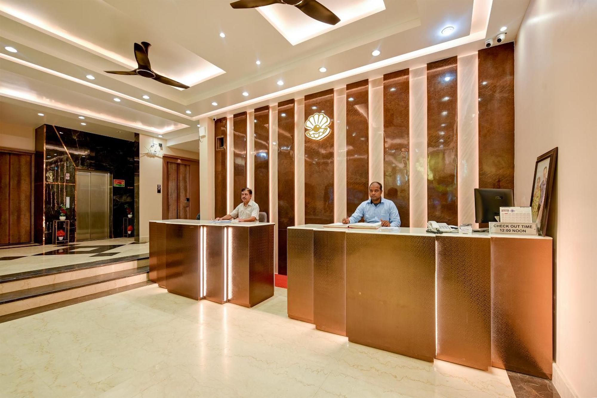 The Pearl Plaza Hotel In City Centre - Near New Delhi Railway Station Exterior foto